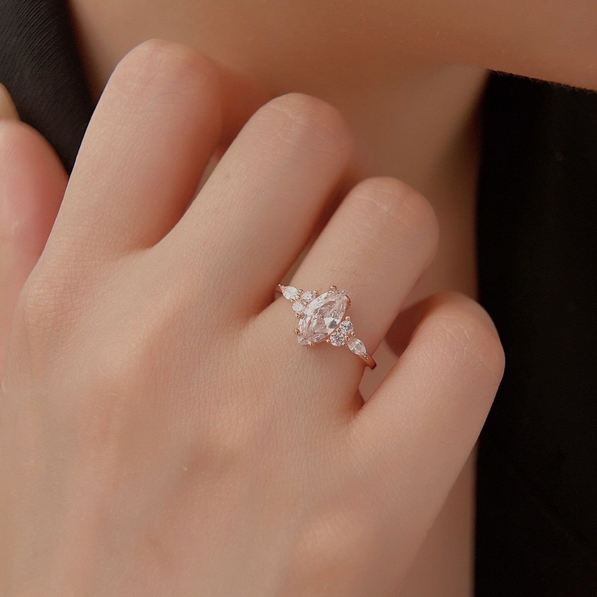 LAOTLON Marquise Engagement Ring In Muse Setting