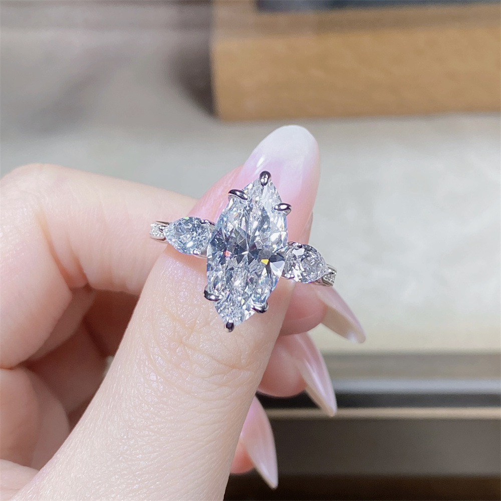LAOTLON Marquise And Pear Moissanite Ring