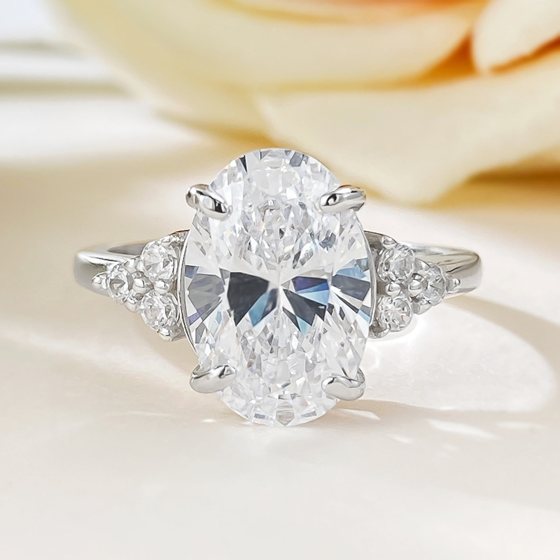 LAOTLON 8*12mm Oval Shaped Moissanite Engagement Ring In Muse Style Ring