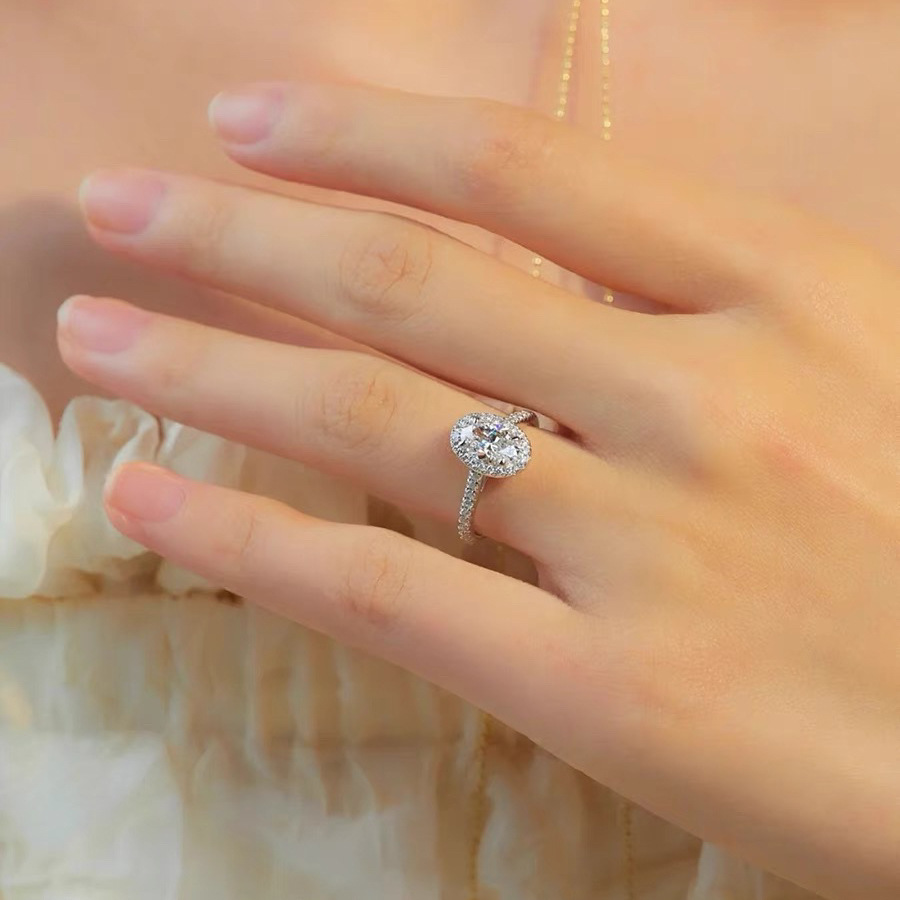 LAOTLON Moissanite Oval-Shaped Fashionable Open Ring