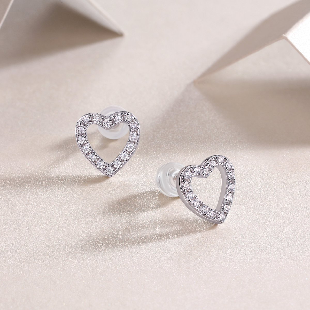 Laotlon Heart Earrings Moissanites Diamond Small Dainty Stud Heart Sterling Silver Earrings