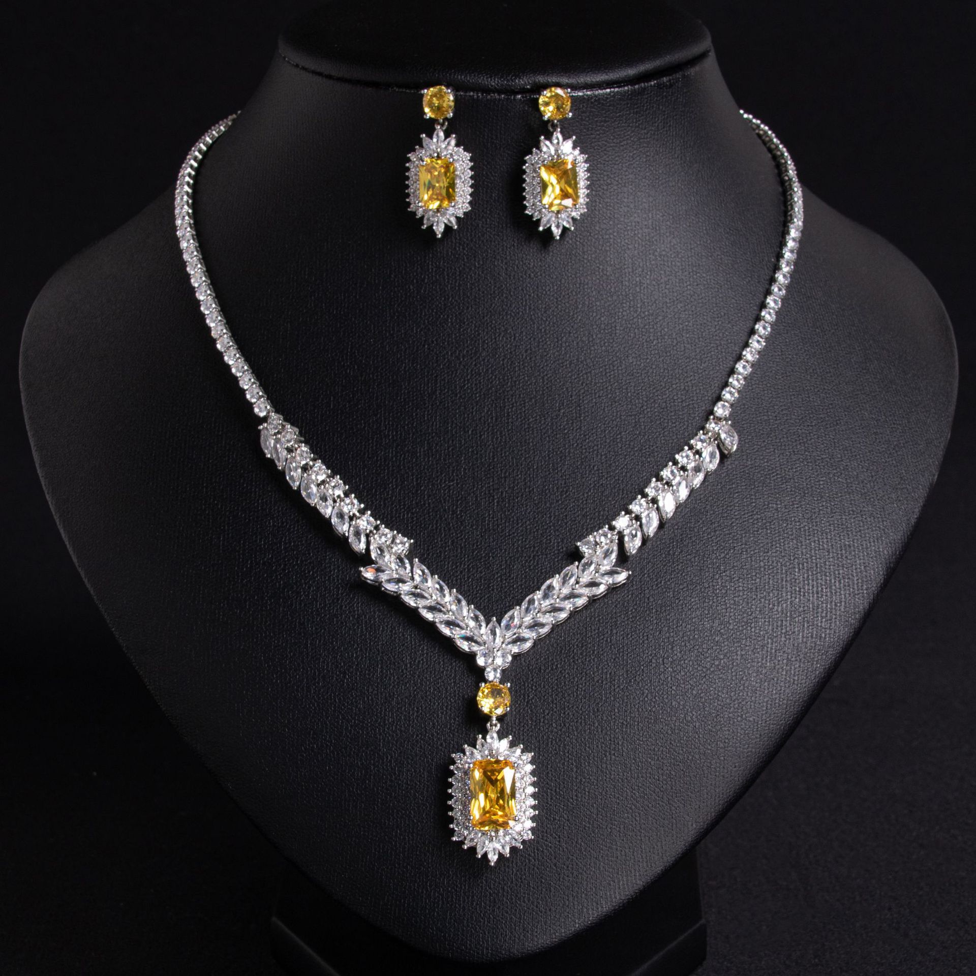 LAOTLON Colorful Jewelry Daily Accessory Necklace and Earrings Jewelry Set