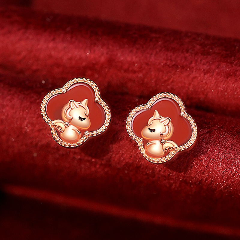 Laotlon 2026 Lucky Red Agate Four-Leaf Clover Cute Horse Earrings