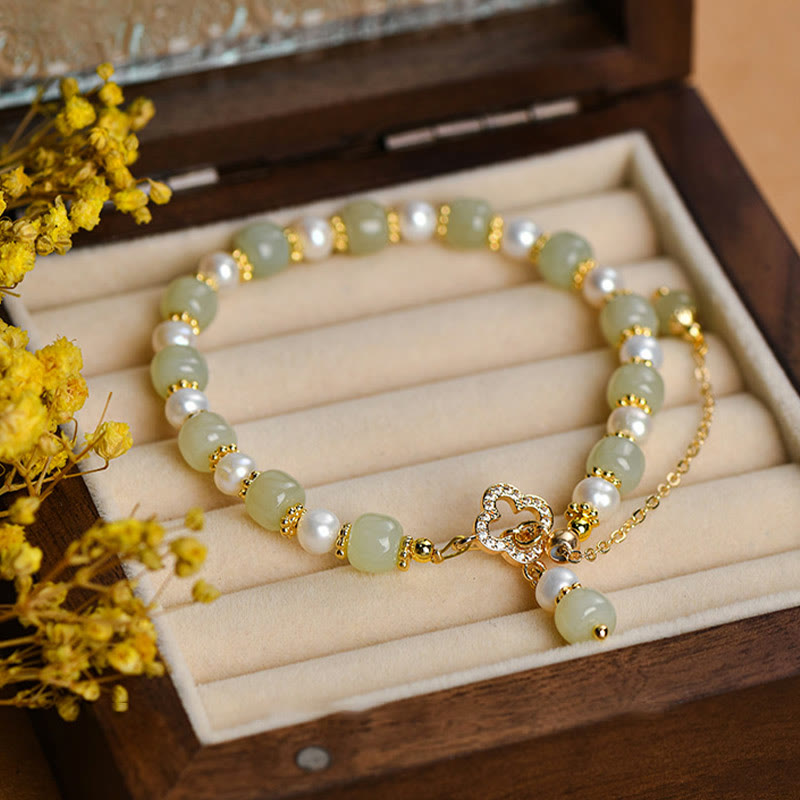 LAOTLON Hetian Jade Pearl Alloy Four Leaf Clover Pendent Abundance Bracelet
